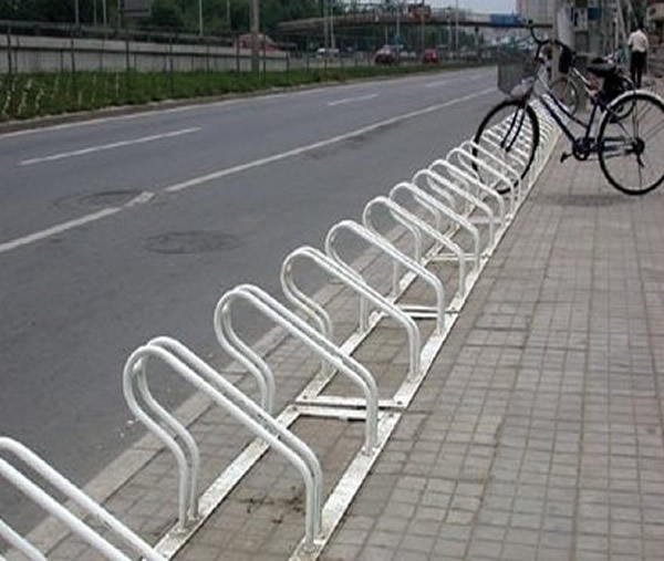高低式自行車架