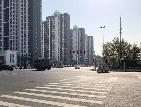 我們青島劃線施工公司無法正常畫線，導(dǎo)致此路一直拖延到現(xiàn)在沒開通