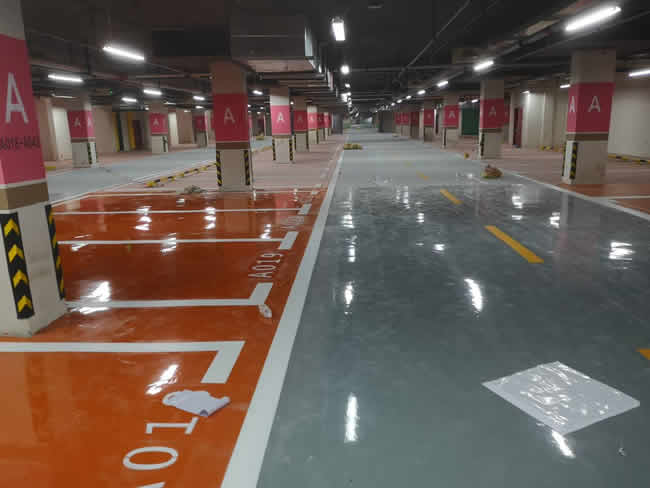 即墨魯能公館環(huán)氧地坪與車位劃線施工
