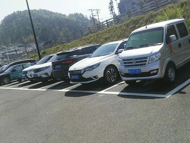 惜福鎮(zhèn)道路車位劃線及停車場(chǎng)建劃線進(jìn)行中
